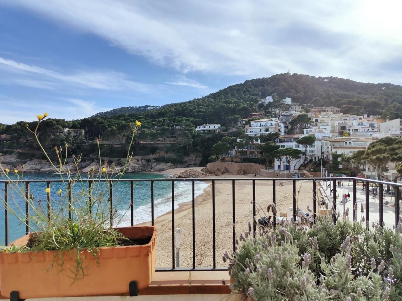 Tamariu Platja - Penthouse On Passeig Del Mar. Apartment Екстериор снимка