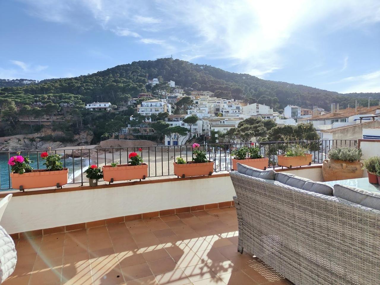 Tamariu Platja - Penthouse On Passeig Del Mar. Apartment Екстериор снимка