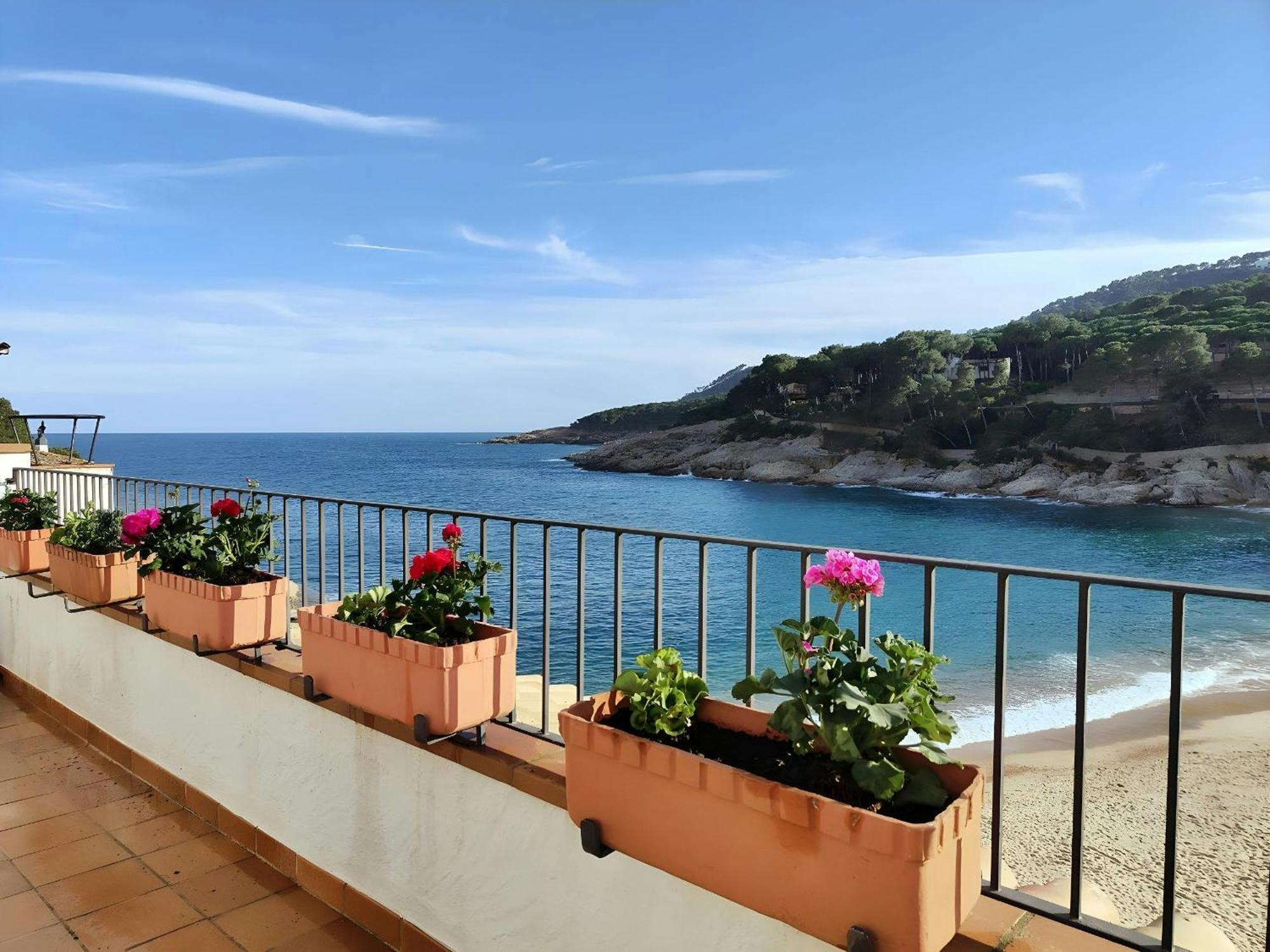 Tamariu Platja - Penthouse On Passeig Del Mar. Apartment Екстериор снимка