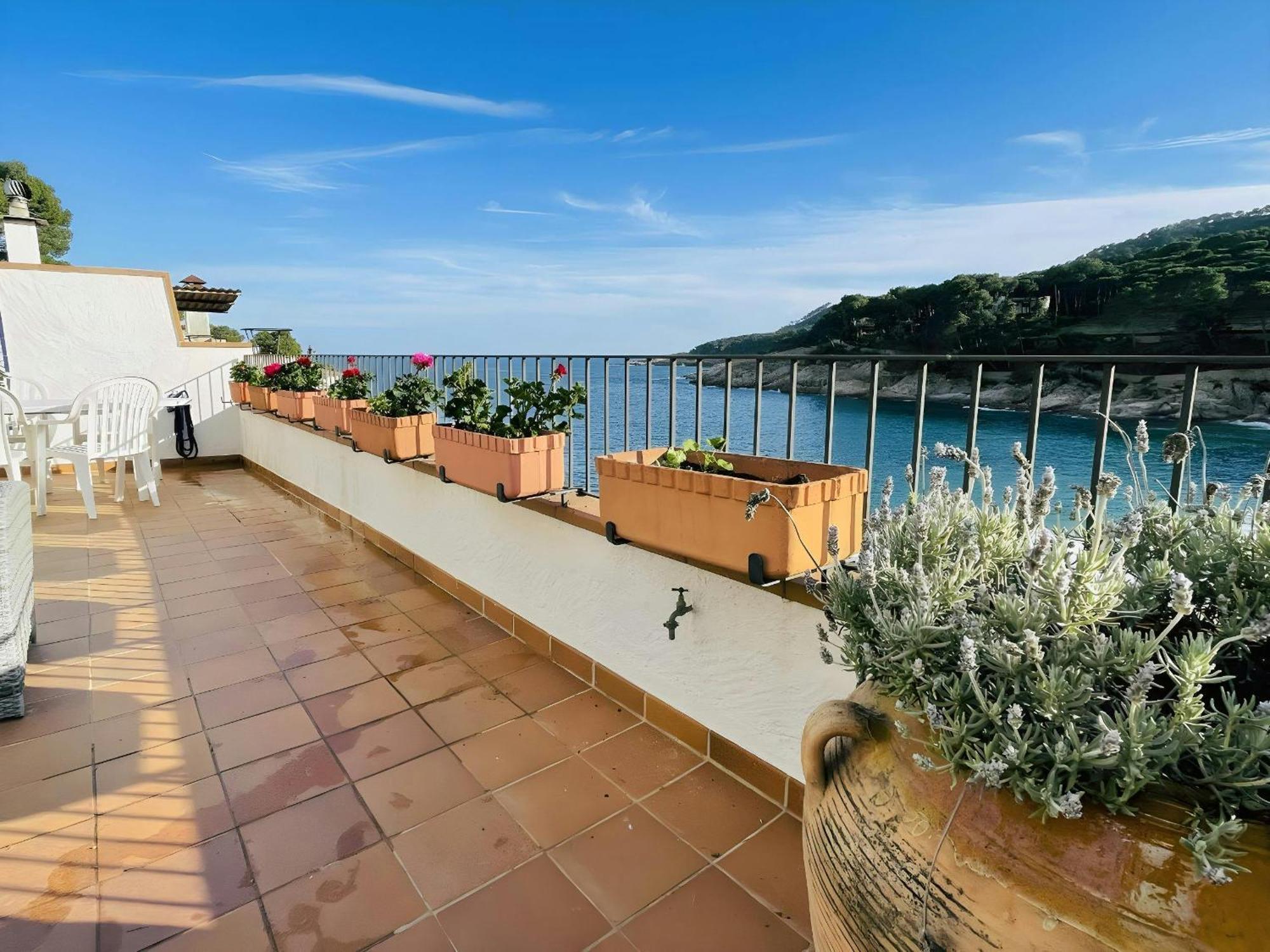 Tamariu Platja - Penthouse On Passeig Del Mar. Apartment Екстериор снимка