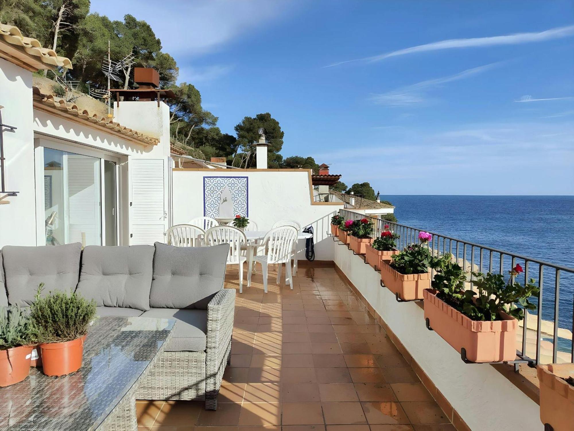 Tamariu Platja - Penthouse On Passeig Del Mar. Apartment Екстериор снимка