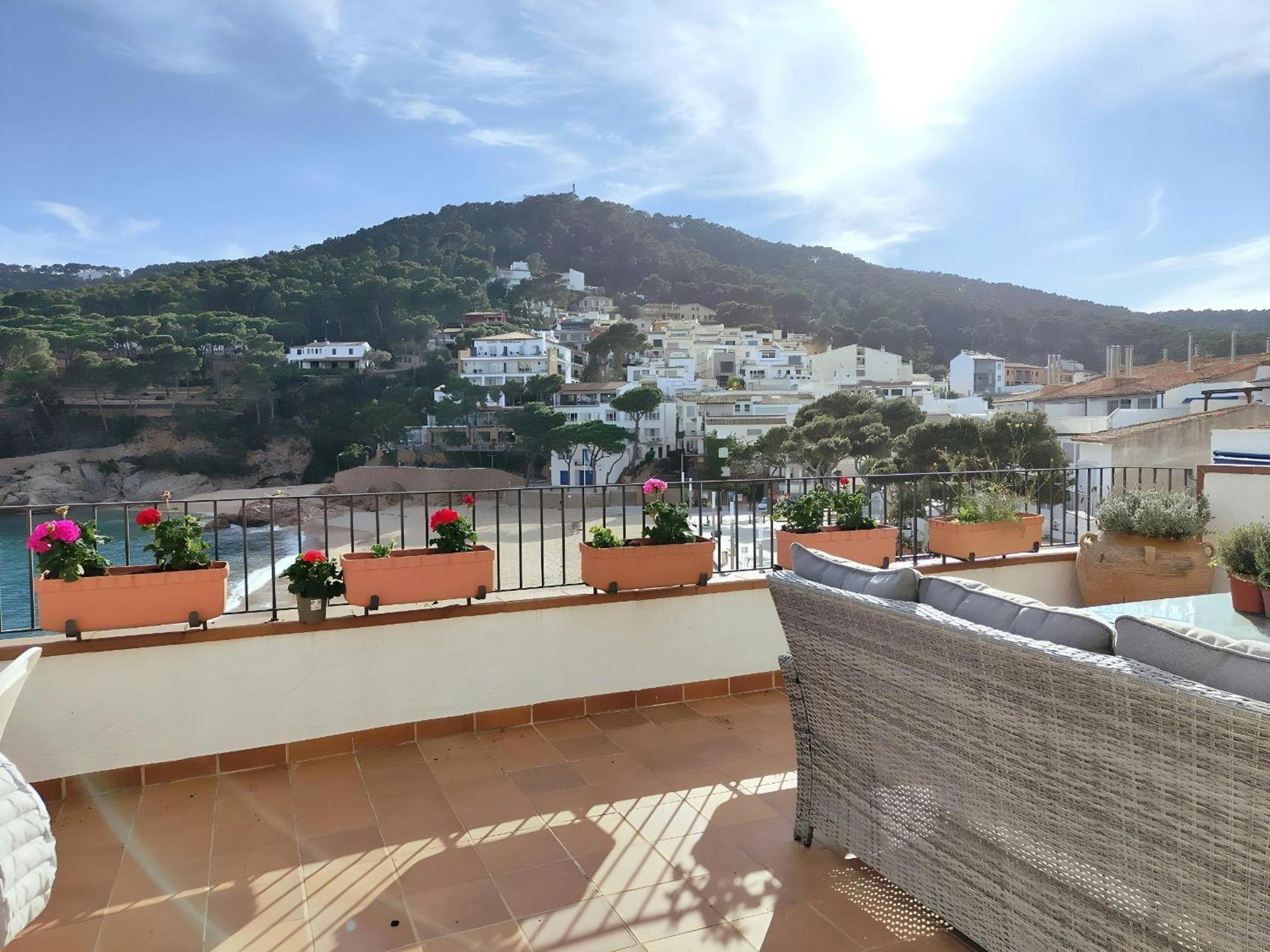 Tamariu Platja - Penthouse On Passeig Del Mar. Apartment Екстериор снимка